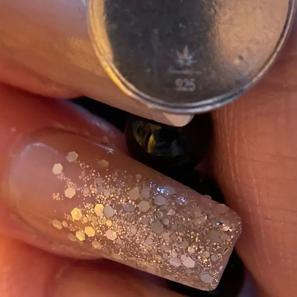 HIGH POINT JEWELRY BLACK ONYX BEADED
BRACELET STERLING SILVER SATIVA LEAF
CHARM - Picture 4 of 7